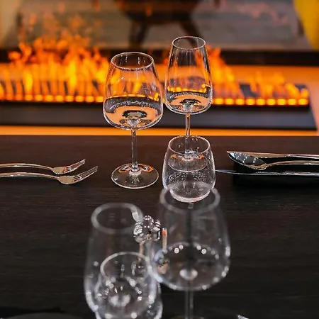 Hotel East 4*
