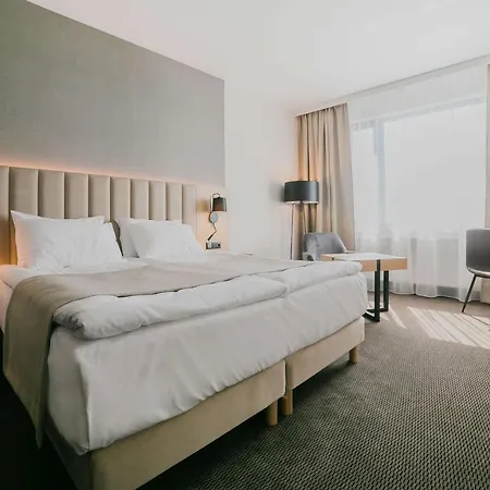 Hotel East