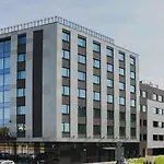 מלון East