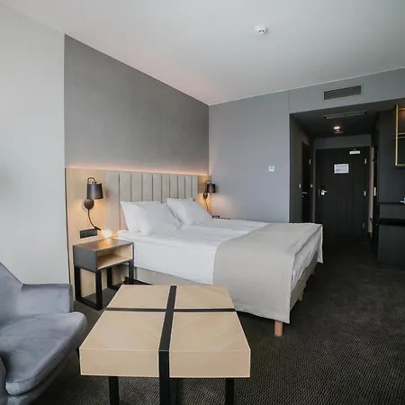 East Ξενοδοχείο Βαρσοβία