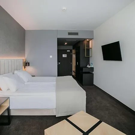 Ξενοδοχείο East