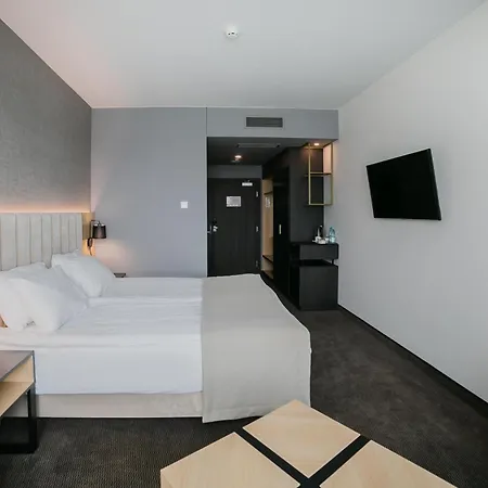 East Hotel 4*