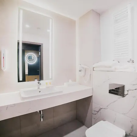 East Hotel 4*