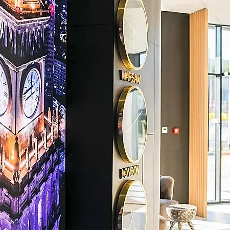 Hotel East 4*